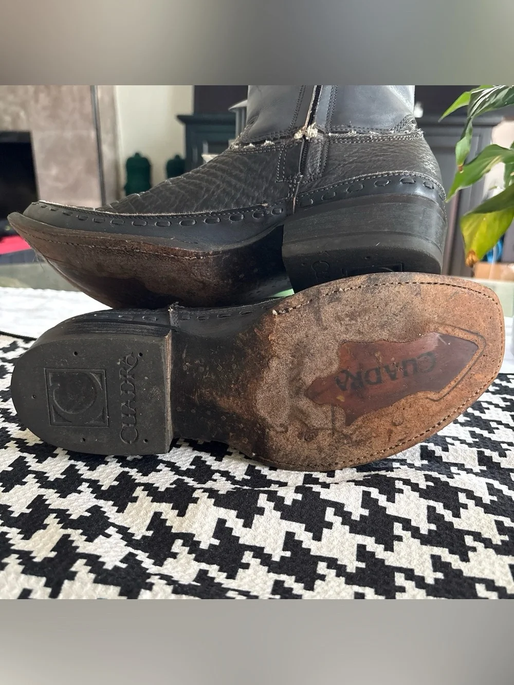 Cuadra stylish black